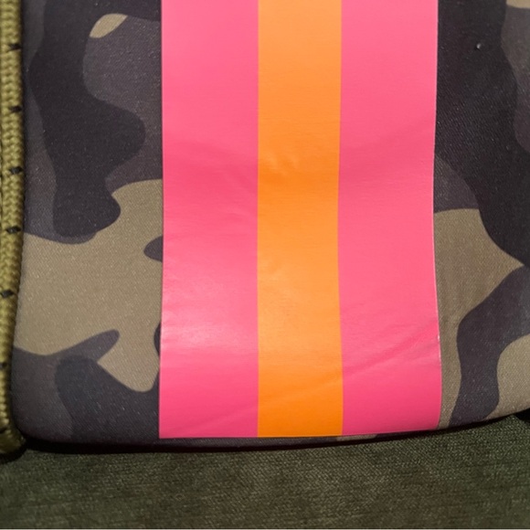 Parker and Hyde Neoprene Tote with pouch - Picture 6 of 6